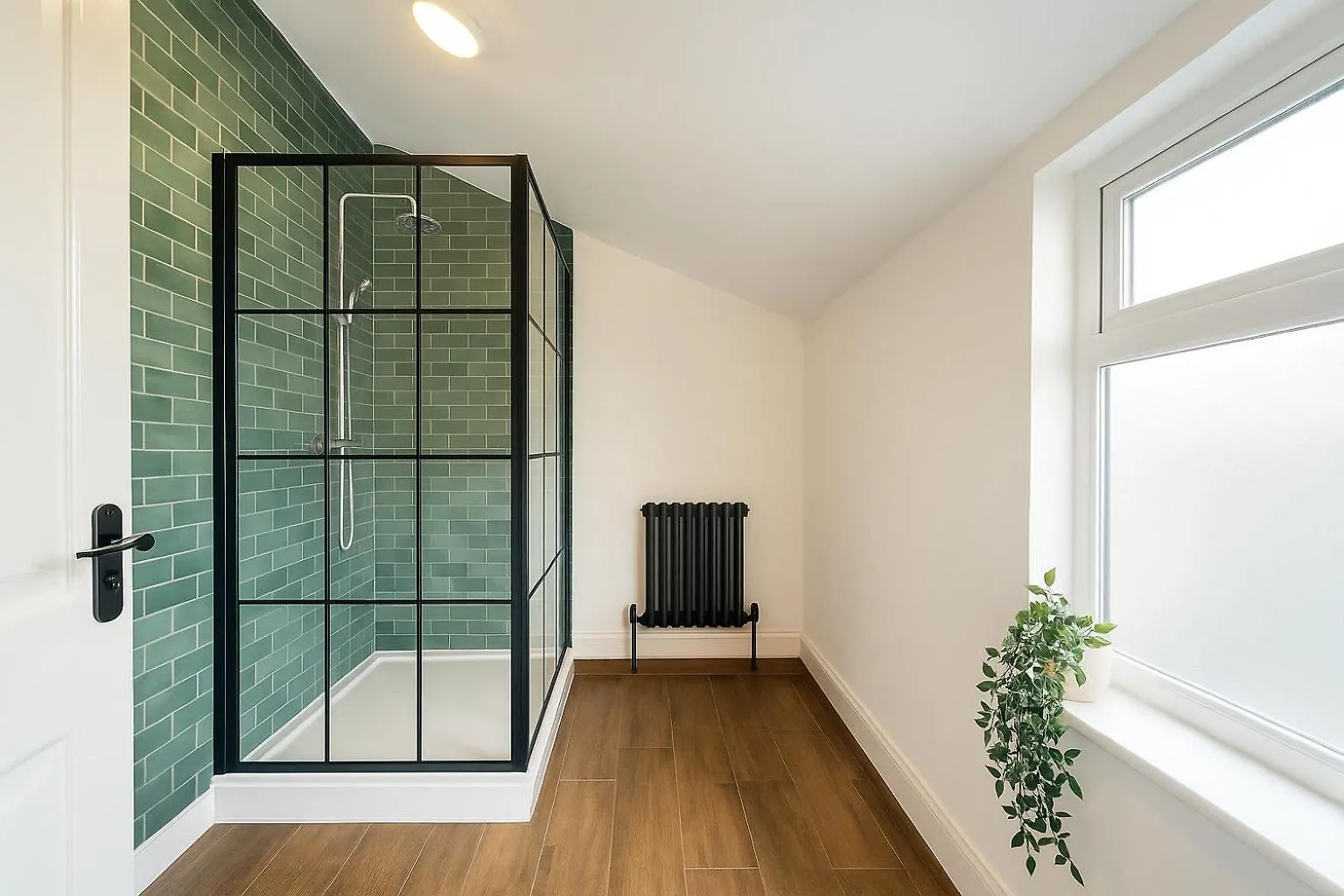 4 Bedroom Spacious House In Cardiff
